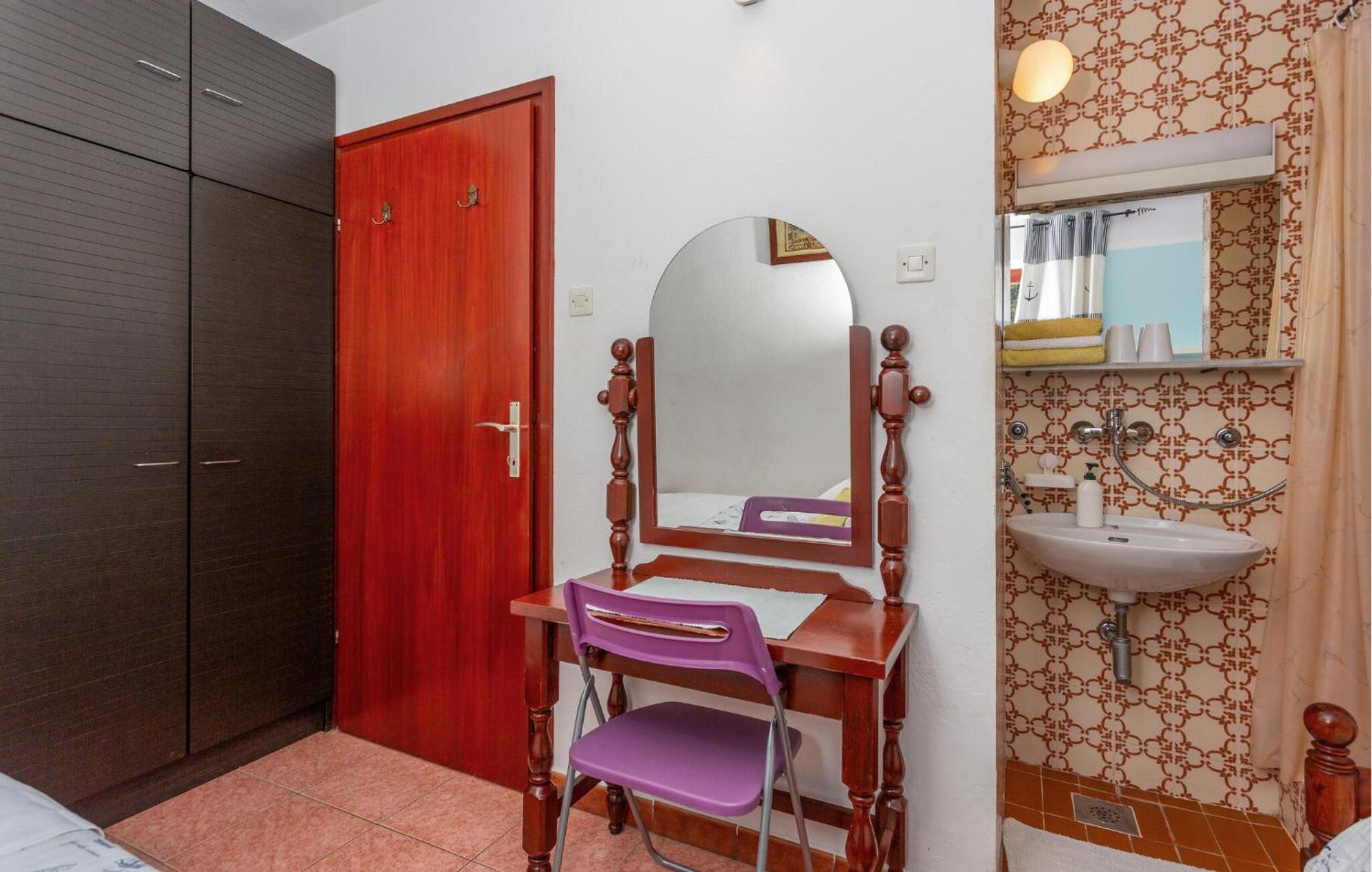 3 Bedroom Stunning Apartment In Krk Krk Town Exterior photo